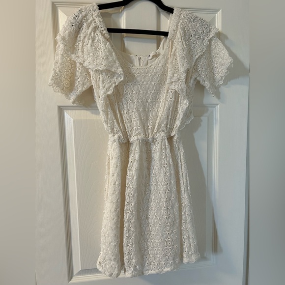 Chloe white lace dress - Picture 1 of 4